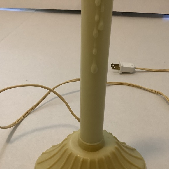 Vintage Electric Plug-In Drip Candolier Plastic Christmas Candle (Single) w/Bulb - Picture 7 of 16